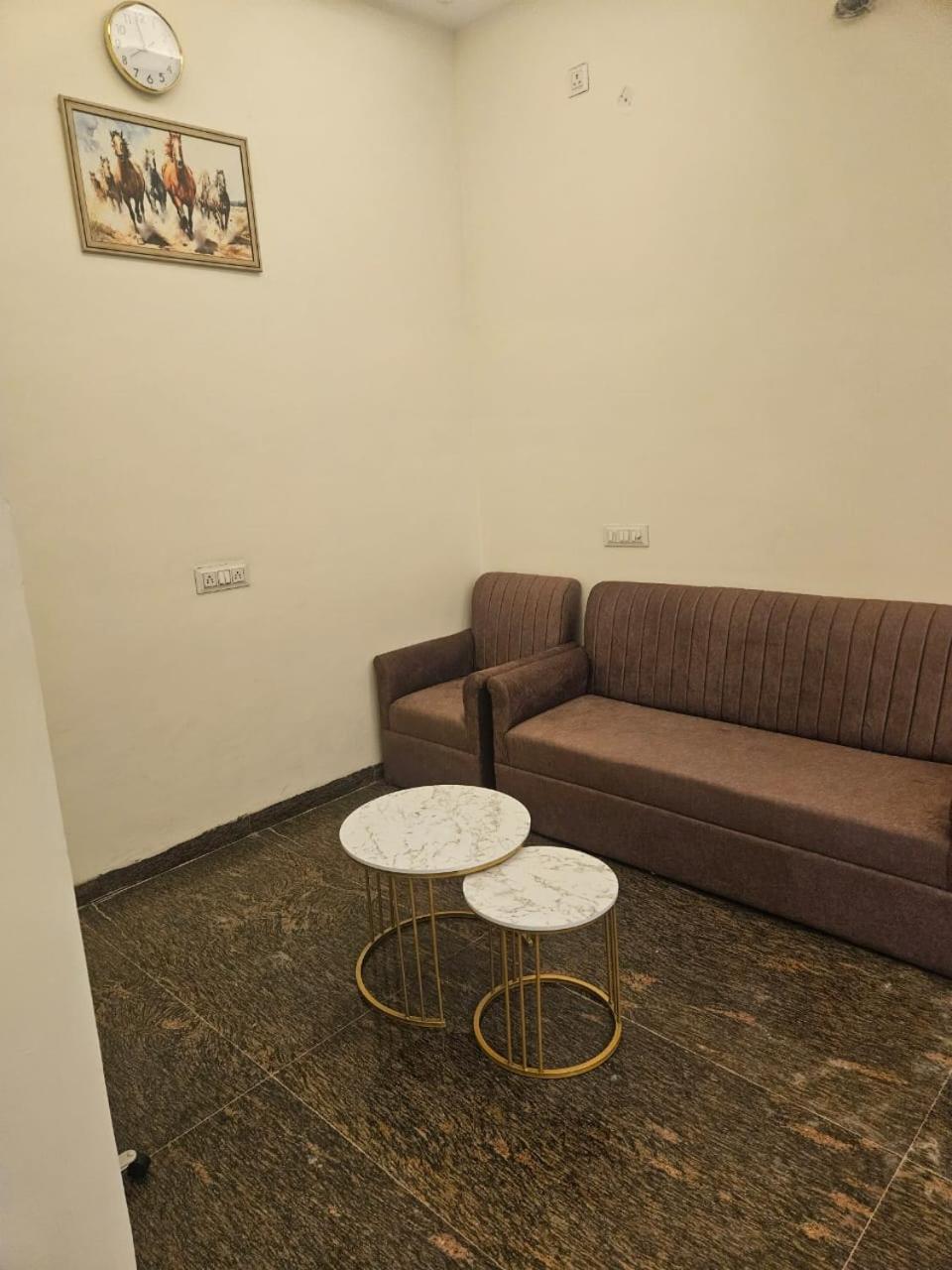 Bed and Breakfast Ashirwaad 249 Велика Нойда Екстер'єр фото